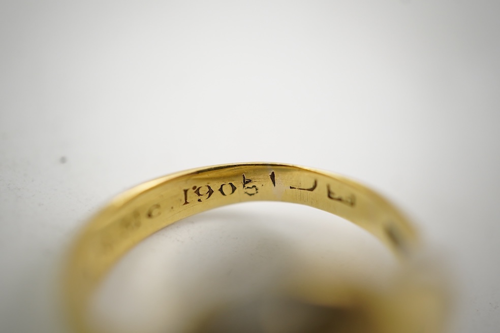 A rare Arts & Crafts gold ring, England, circa 1905